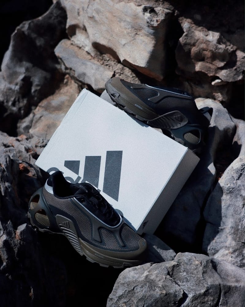 Adidas Wonder Runner - All Black