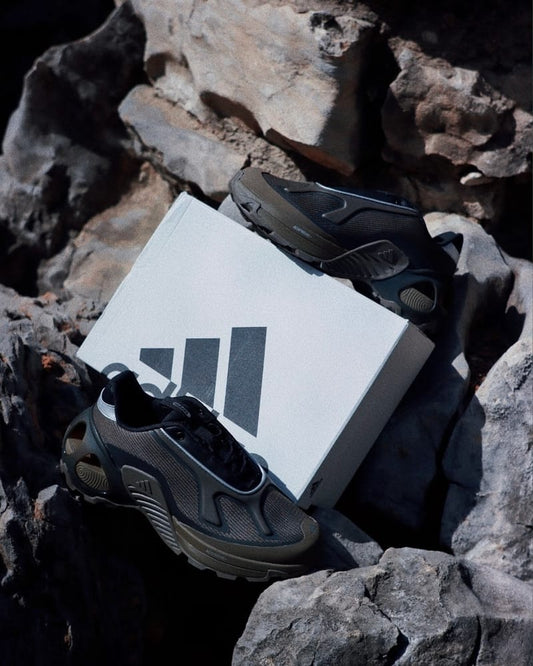 Adidas Wonder Runner - All Black