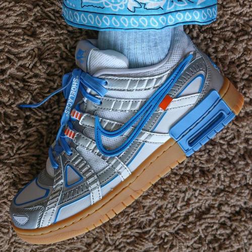 Off-White x Nike Air Rubber Dunk - UNC